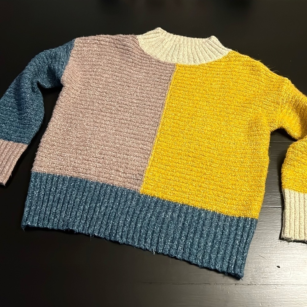 Hem & thread‎ color block sweater